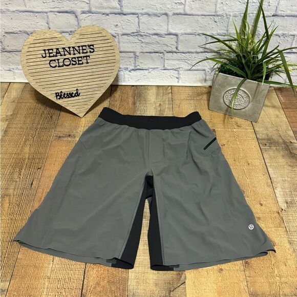 Lululemon Assert Short
Deep Coal size S - Picture 1 of 11